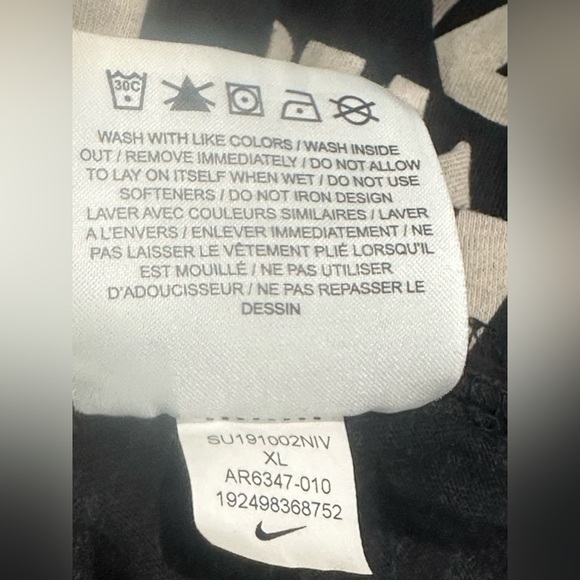 Nike Black Graphic Crop Tee - Picture 7 of 9